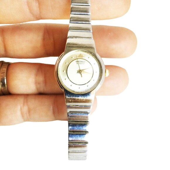 SEIKO Quartz Vintage Lady's Watch Working Quartz Movement Water Resistant Japan - Picture 1 of 7